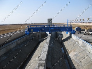 دانه روب Raymon Grit scraper 1 300x225 - دانه روب